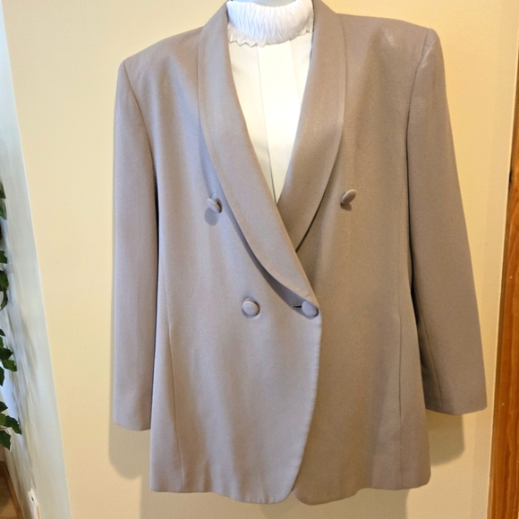 Jones New York Woman's Tan Double-Breasted Jacket/Blazer, Size 12 - Picture 2 of 11